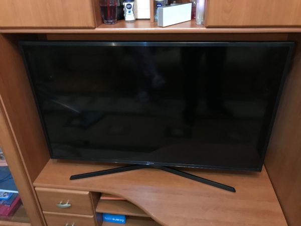 LCD телевизор Samsung UE-50KU6000U
