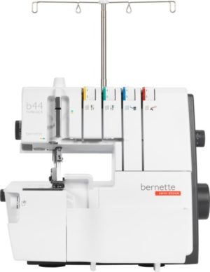 Швейная машина, оверлок BERNINA Bernette FunLock B44