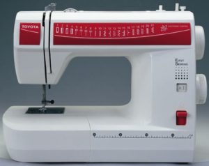Швейная машина, оверлок Toyota ES 121