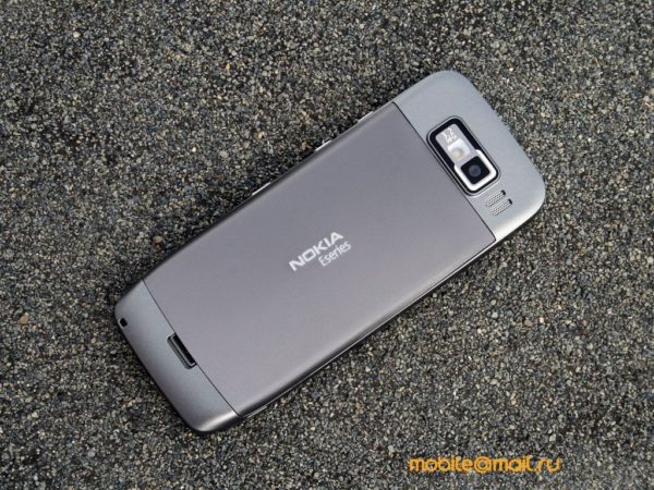 Мобильный телефон Nokia E52