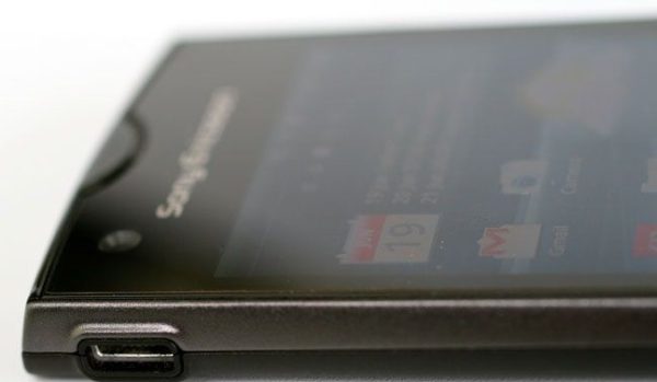 Мобильный телефон Sony Ericsson Xperia Ray