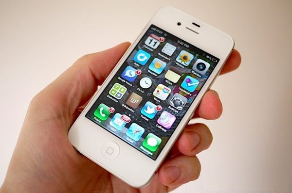 Мобильный телефон Apple iPhone 4S 64GB