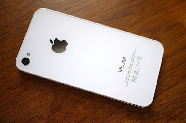 Мобильный телефон Apple iPhone 4S 64GB