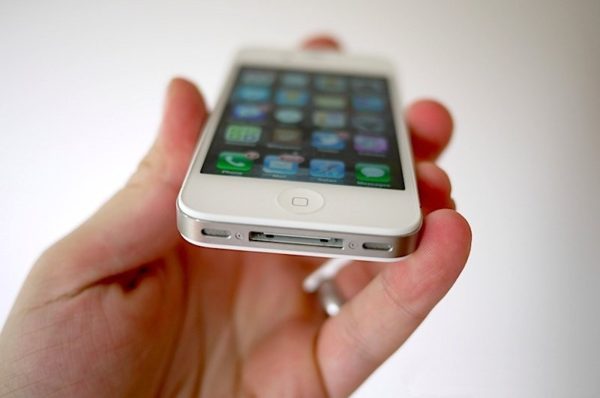 Мобильный телефон Apple iPhone 4S 8GB