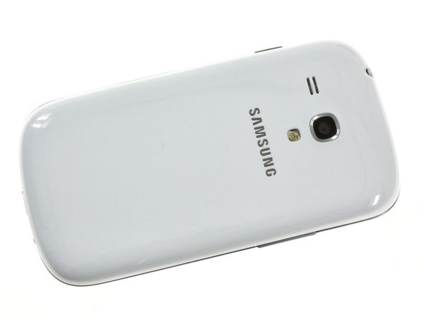 Мобильный телефон Samsung Galaxy S3 mini 8GB