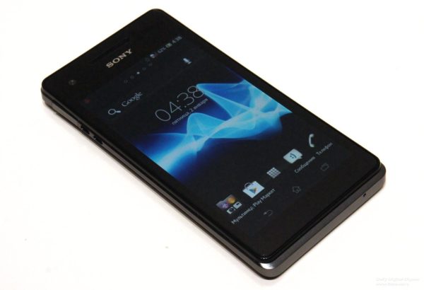 Мобильный телефон Sony Xperia V