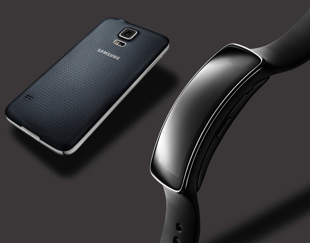 Аксессуары для самсунг галакси. Samsung Gear s5. Samsung Galaxy Fit смартфон. Самсунг галакси фит телефон.