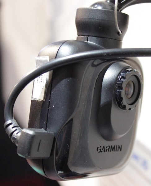 Видеорегистратор Garmin Dash Cam 20