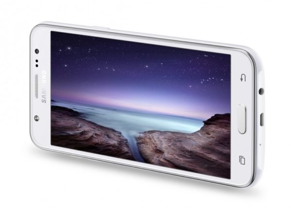 Мобильный телефон Samsung Galaxy J5