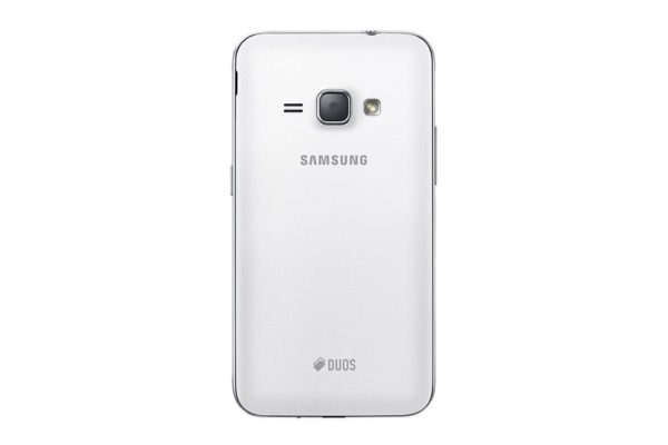 Мобильный телефон Samsung Galaxy J1 2016