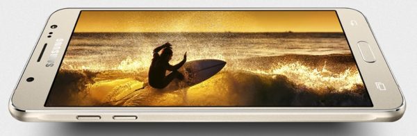 Мобильный телефон Samsung Galaxy J7 2016